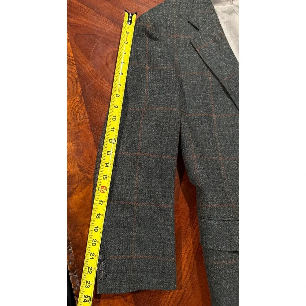 Vintage Red and grayish plaid men's blazer jacket - no size tag fits‎ like large